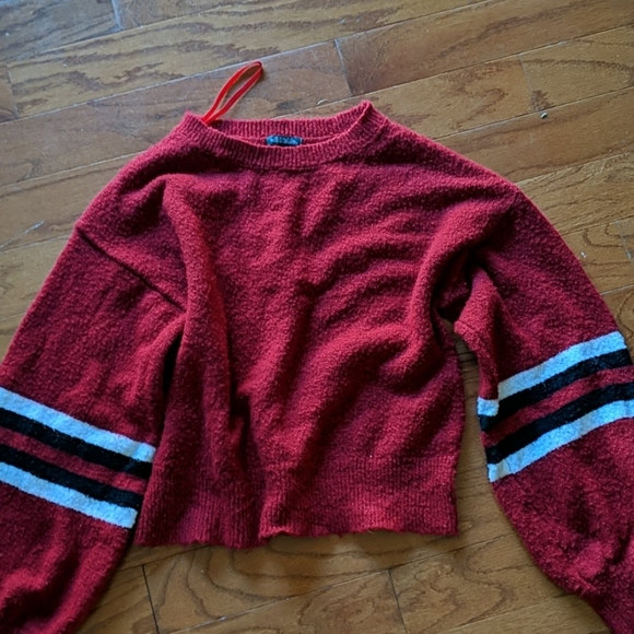 Red sport striped sweater - Picture 1 of 2
